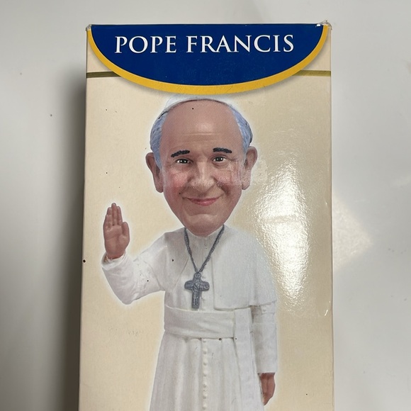 Royal Bobble Pope Francis - Picture 1 of 6